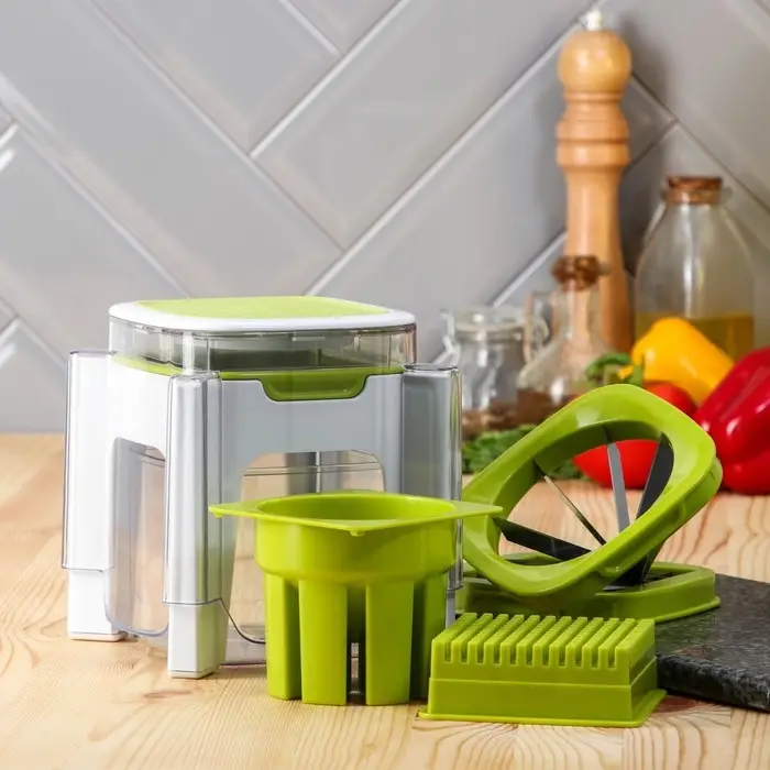 Овощерезка универсальная с контейнером Доляна Fresh Cook, 3 сменные насадки и пушер, 14.5&times;14.5&times;21 см, бело-зелёная
