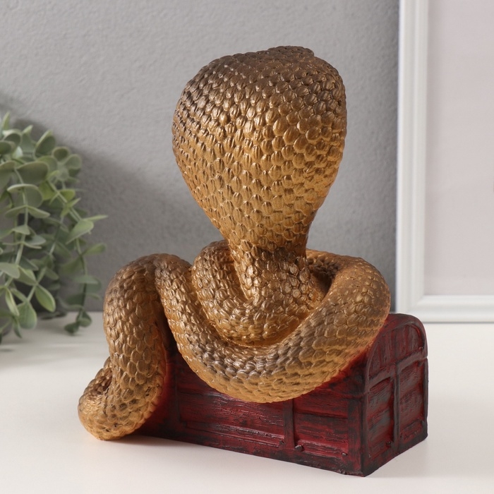 Копилка Копилка"КОБРА НА СУНДУКЕ "  20 х 17 х 12 см.