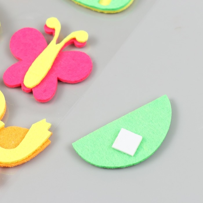 Наклейка фетр Наклейка фетр "Уточки и насекомые" 21х12,3 см