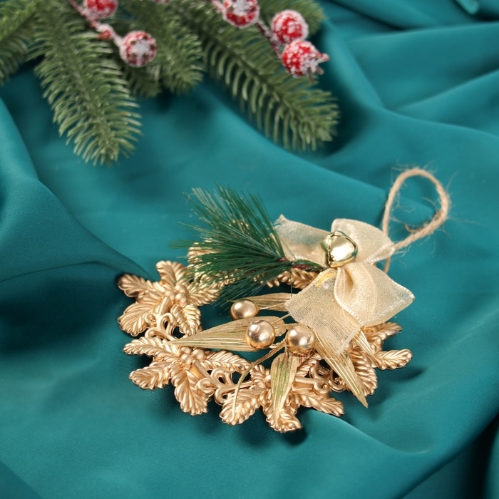 Украшение ёлочное Украшение ёлочное "Венок с веточкой" 11х11 см, золото