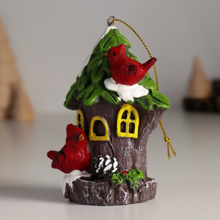 Сувенир полистоун подвеска Сувенир полистоун подвеска "Птички на заснеженном скворечнике" 7х4х9 см