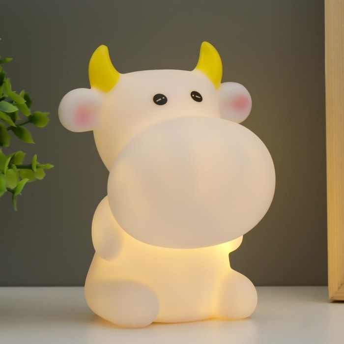 Ночник Ночник "Бычок" LED от батареек 3хLR44 белый 6х9х12 см RISALUX