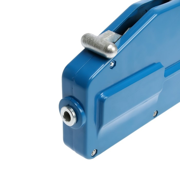 Лебёдка рычажная тросовая МТМ ТУНДРА, трос d = 8.3 мм, 20 м, подъём 0.8 т, нагрузка до 1 т Лебёдка рычажная тросовая МТМ ТУНДРА, трос d = 8.3 мм, 20 м, подъём 0.8 т, нагрузка до 1 т