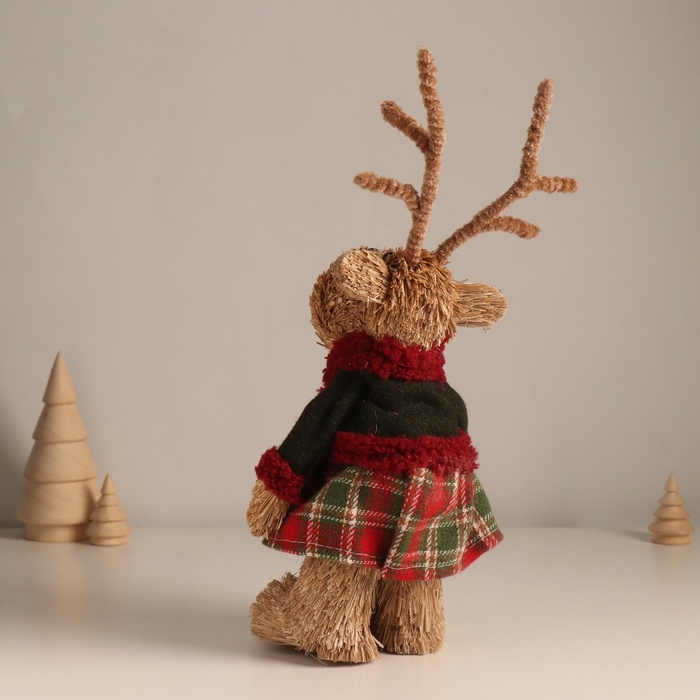 Декор Декор "Олениха в платье"