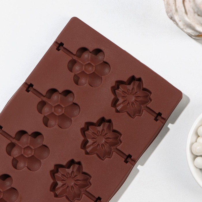 Форма для леденцов Доляна «Клумба», силикон, 25×10,5×1 см, 12 ячеек (3,2×3 см), с палочками, цвет МИКС Форма для леденцов Доляна «Клумба», силикон, 25×10,5×1 см, 12 ячеек (3,2×3 см), с палочками, цвет МИКС