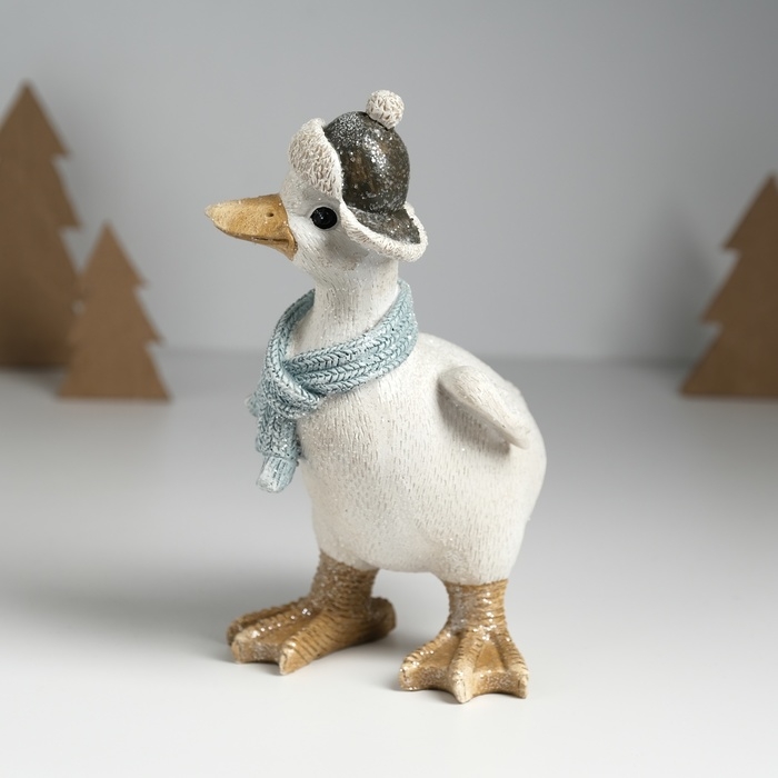 Сувенир полистоун Сувенир полистоун "Гусь в шапке-ушанке и шарфе" 11,5х12,5х20 см