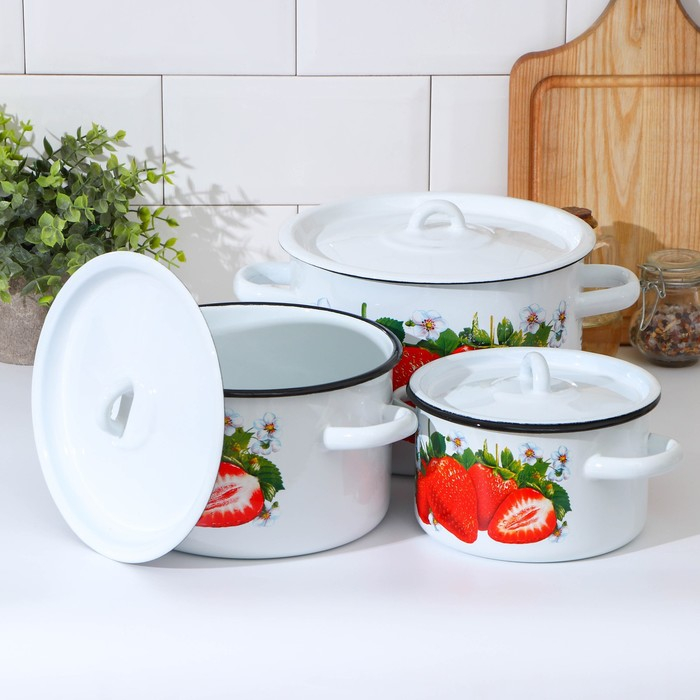 Набор эмалированных кастрюль «Клубника садовая», 3 предмета: 1,5 л, 2,9 л, 4,5 л Набор эмалированных кастрюль «Клубника садовая», 3 предмета: 1,5 л, 2,9 л, 4,5 л