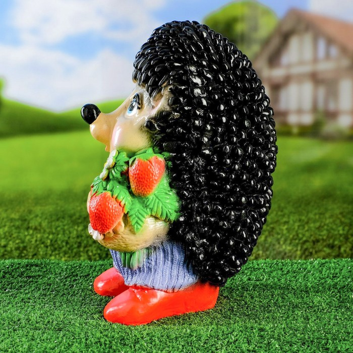 Садовая фигура  Садовая фигура "Ёж Семен с клубничкой" 17х17х35см
