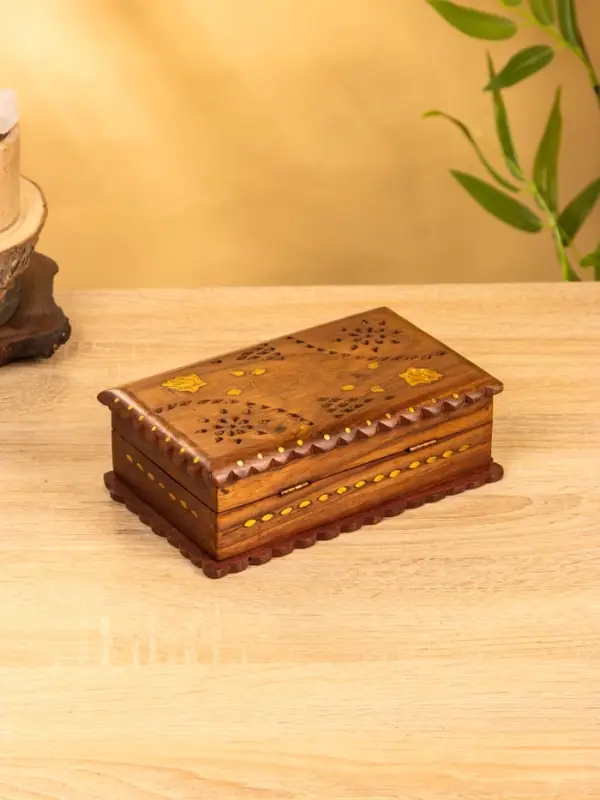 Шкатулка резная  Шкатулка резная "Флористика" 20х12,5х6,5 см, дерево шишам