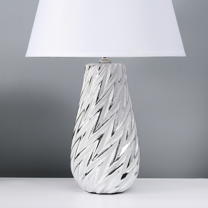 Настольная лампа с абажуром RISALUX «Лоретти», Е14, 40 Вт, 25×25×38 см Настольная лампа с абажуром RISALUX «Лоретти», Е14, 40 Вт, 25×25×38 см