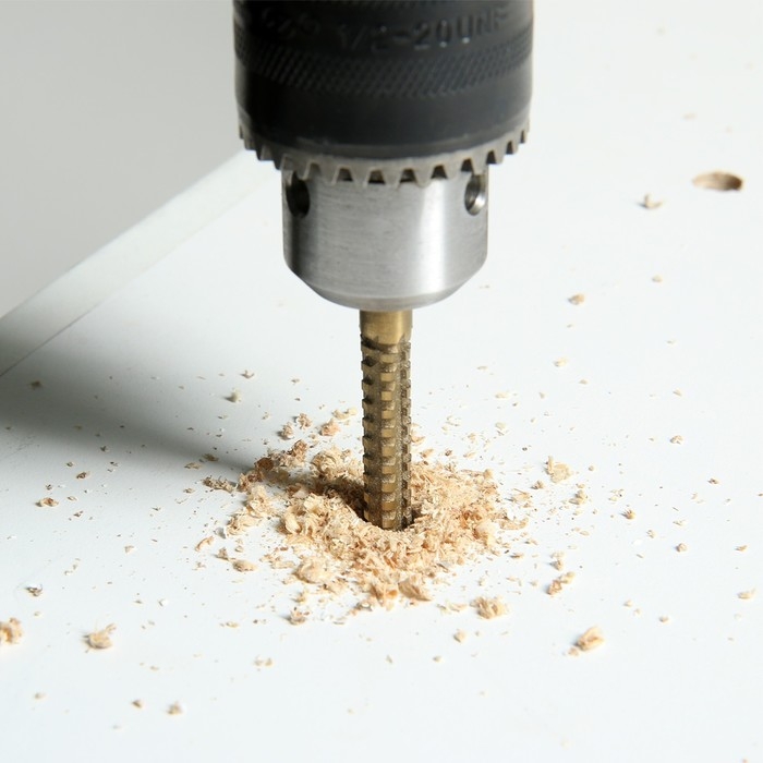 Сверло фрезерное универсальное ТУНДРА, HSS, TiN, цилиндрический хвостовик, 6 x 85 мм Сверло фрезерное универсальное ТУНДРА, HSS, TiN, цилиндрический хвостовик, 6 x 85 мм