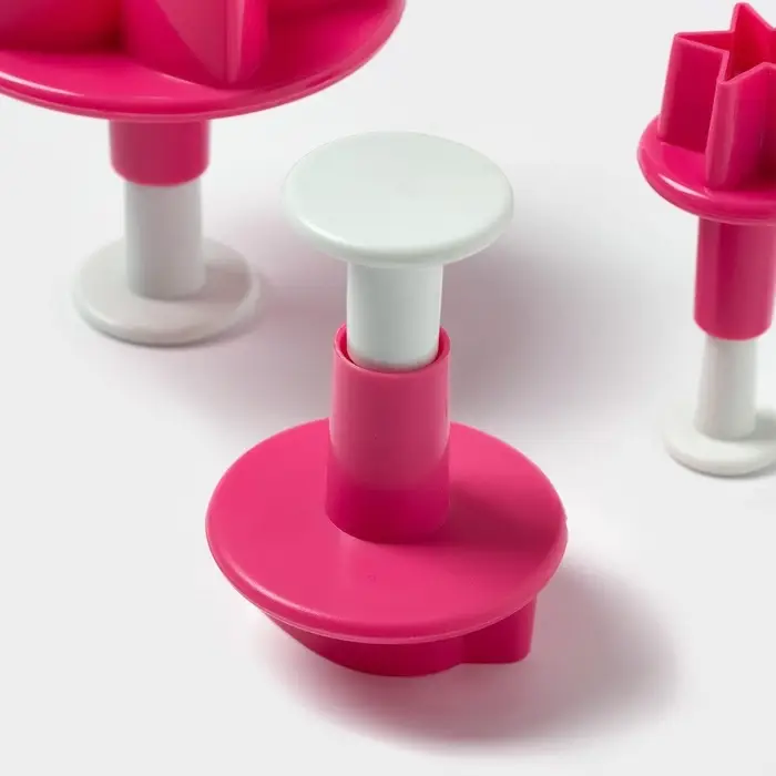 Плунжеры кондитерские Доляна &laquo;Цветок. Листок. Звёздочка&raquo;, набор 3 шт., пластик, розовые