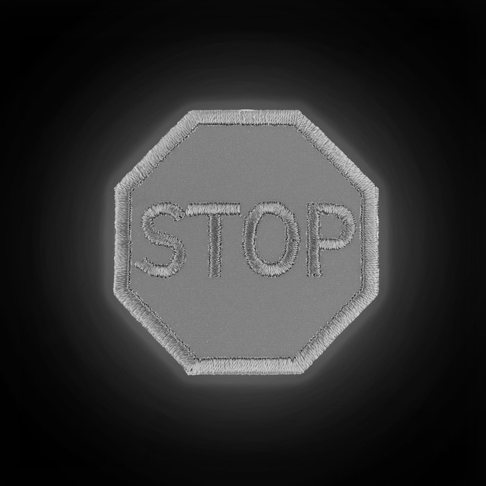 Светоотражающая термонаклейка «Stop», 4,7 × 4,7 см, цвет серый Светоотражающая термонаклейка «Stop», 4,7 × 4,7 см, цвет серый
