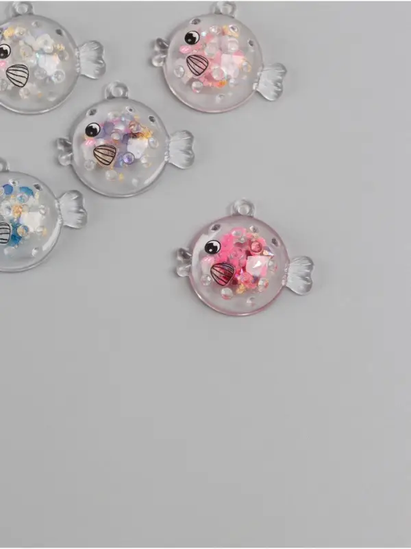 Подвеска для творчества акрил Подвеска для творчества акрил "Рыбка" с глиттером светится в темноте МИКС 2,6х3,1х1 см