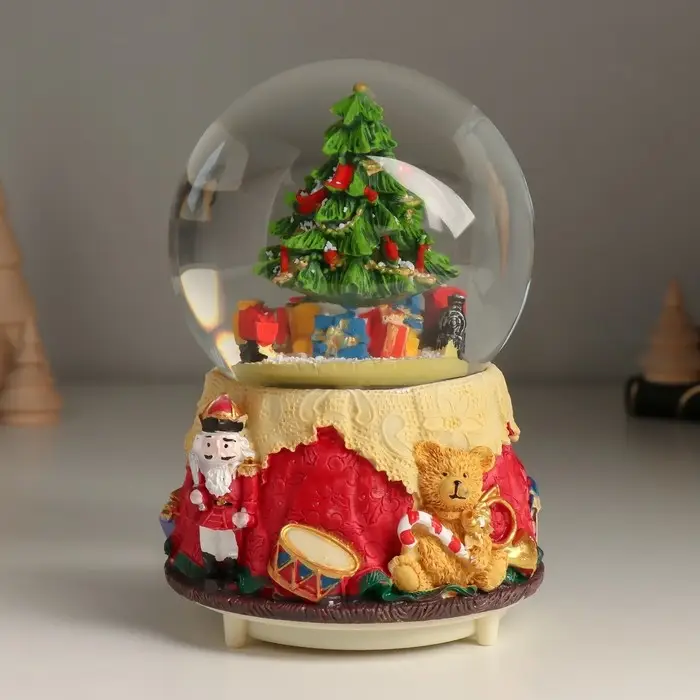 Сувенир полистоун водяной шар свет, музыка, снег кружится "Ёлочка и мишка" 10,5х10,5х14 см   1047343