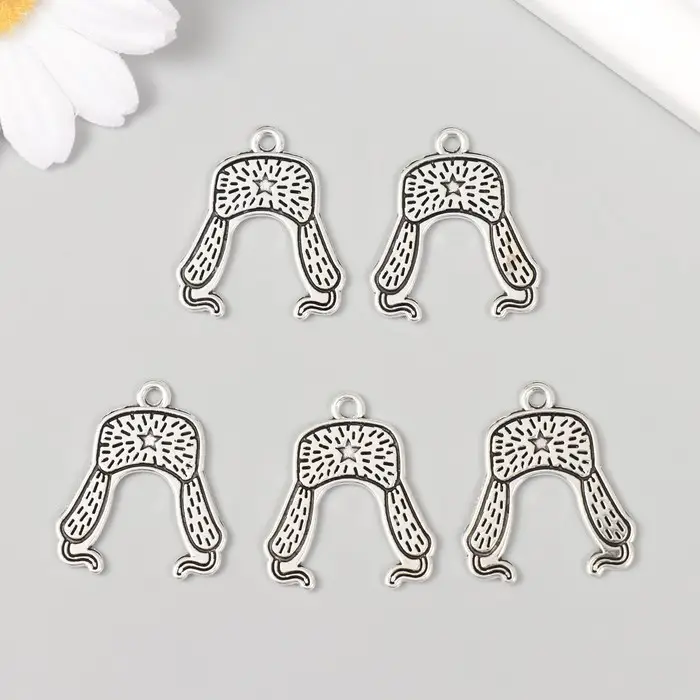 Металлический элемент, декоративная подвеска «Арт Узор. Шапка ушанка со звездой», 2.4×2.6 см