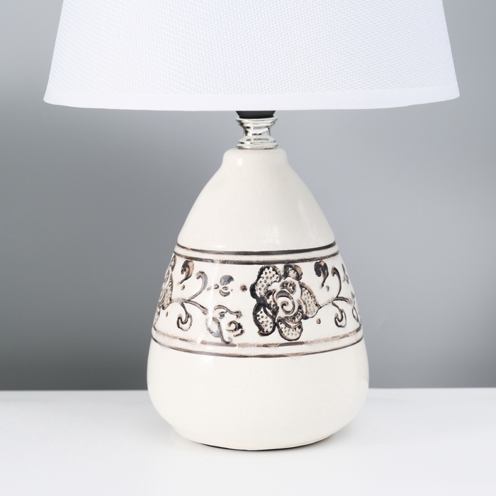 Настольная лампа с абажуром RISALUX «Андо», Е14, 40 Вт, белый, 20×20×31.5 см Настольная лампа с абажуром RISALUX «Андо», Е14, 40 Вт, белый, 20×20×31.5 см