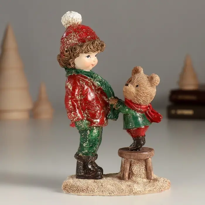Фигурка полистоун &laquo;Малыш с мишкой&raquo;, 8.5&times;5&times;13 см