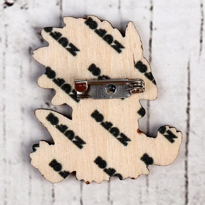 Деревянный значок «Трицератопс» Деревянный значок «Трицератопс»