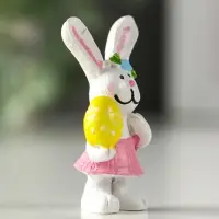 Сувенир полистоун "Белый зайка с яйцом/букетом" МИКС 2,2х3х4,2 см Сувенир полистоун "Белый зайка с яйцом/букетом" МИКС 2,2х3х4,2 см