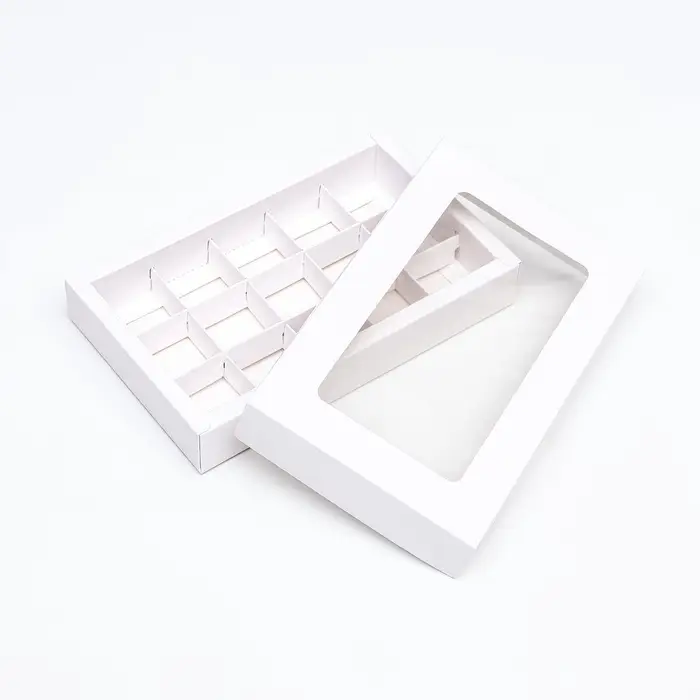 Коробка для 15 конфет, белая, 13.7&times;22&times;3.5 см