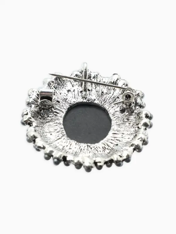 Брошь &laquo;Камея&raquo;, в жемчуге, серая в чернёном серебре