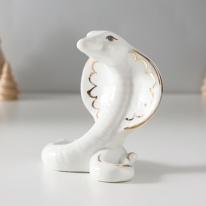 Сувенир керамика Сувенир керамика "Великолепная кобра" белый с золотом 5,5х10х9,5 см