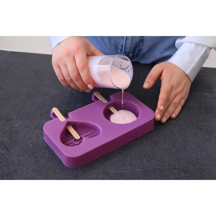 Форма для мороженого «Любовь», силикон, 19,5×11×2,5 см, 2 ячейки, с крышкой и палочками (50 шт), цвет МИКС Форма для мороженого «Любовь», силикон, 19,5×11×2,5 см, 2 ячейки, с крышкой и палочками (50 шт), цвет МИКС