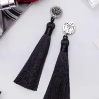 Клипсы для ушей QF &laquo;Кисти&raquo;, цвет чёрный, L кисти 7 см