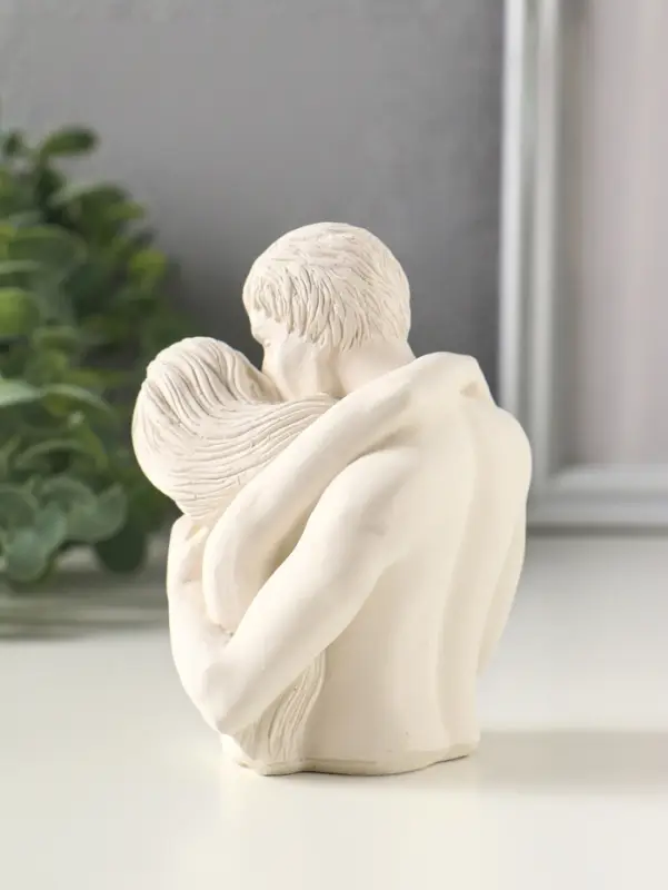 Фигурка &laquo;Любовь&raquo;, 11&times;7&times;8 см, гипс