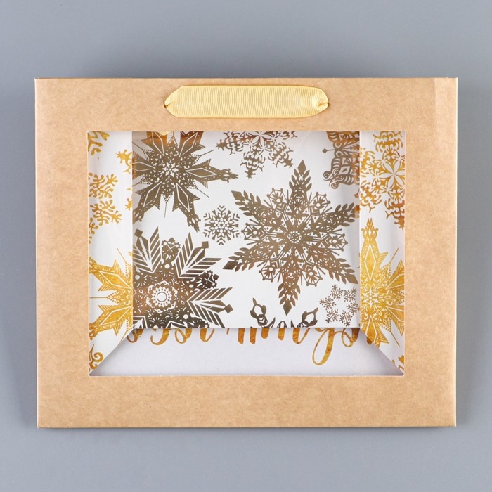 Пакет подарочный новогодний крафтовый с пластиковым окном «Gold», 24 х 20 х 11см Пакет подарочный новогодний крафтовый с пластиковым окном «Gold», 24 х 20 х 11см