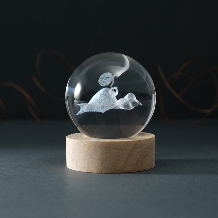 Сувенир стекло подсветка  Сувенир стекло подсветка "Шар. Геометрия Горы" d=6 см подставка дерево, USB