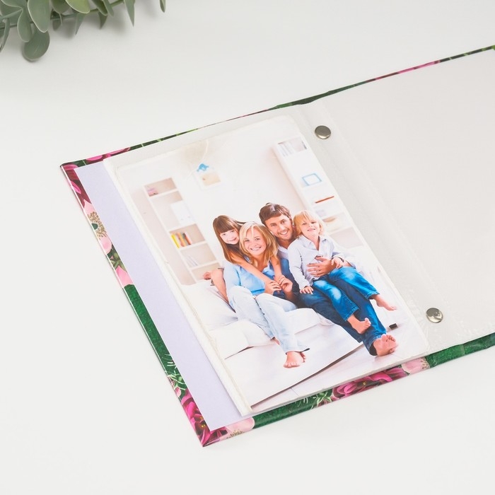 Фотоальбом на 36 фото 10х15 см  Фотоальбом на 36 фото 10х15 см "Открой меня" тиснение золото 3х12,5х16,5 см