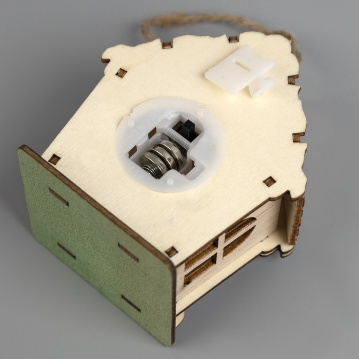 Ёлочная игрушка «Избушка со снеговиком», от батареек, свечение тёплое белое Ёлочная игрушка «Избушка со снеговиком», от батареек, свечение тёплое белое