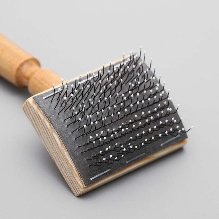 Щётка - пуходёрка деревянная с каплями, основание 60 х 50 мм Щётка - пуходёрка деревянная с каплями, основание 60 х 50 мм