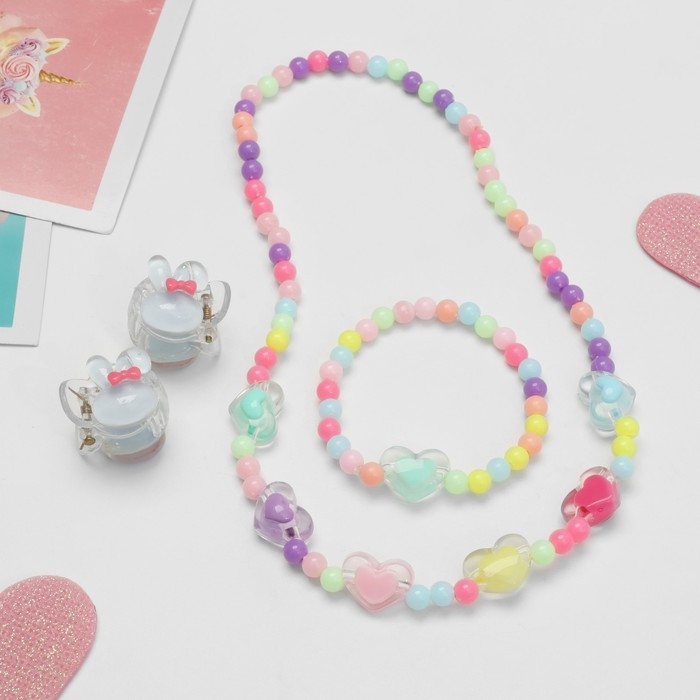 Комплект детский «Выбражулька» 4 предмета: 2 заколки, бусы, браслет, сердечки, цветной Комплект детский «Выбражулька» 4 предмета: 2 заколки, бусы, браслет, сердечки, цветной