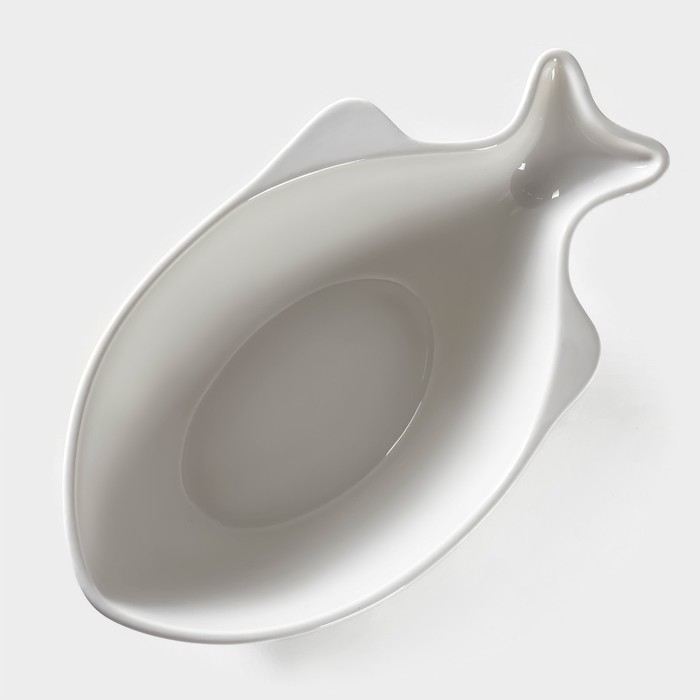 Салатник фарфоровый Magistro «Рыбка», 2 л, 31×17×10,5 см, цвет белый