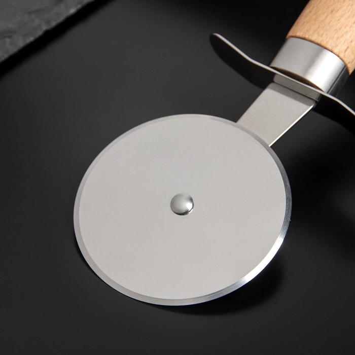 Нож для пиццы и теста Доляна «Древо», 20,5 см, цвет бежевый Нож для пиццы и теста Доляна «Древо», 20,5 см, цвет бежевый