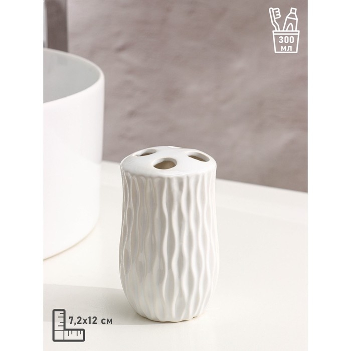 Набор аксессуаров для ванной комнаты Доляна «Течение», 4 предмета (дозатор 350 мл, мыльница, два стакана 300 мл), цвет белый Набор аксессуаров для ванной комнаты Доляна «Течение», 4 предмета (дозатор 350 мл, мыльница, два стакана 300 мл), цвет белый