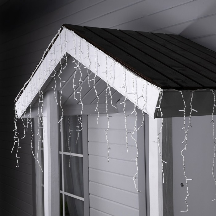 Гирлянда «Бахрома» 3 × 0.6 м, IP44, УМС, белая нить, 160 LED, свечение бело-синее, мигание, 220 В Гирлянда «Бахрома» 3 × 0.6 м, IP44, УМС, белая нить, 160 LED, свечение бело-синее, мигание, 220 В