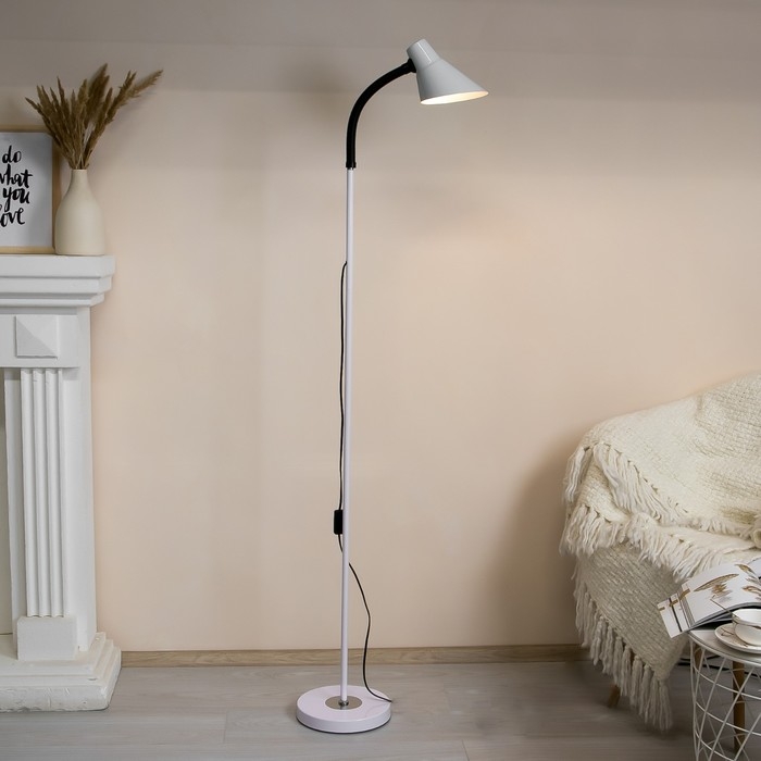 Торшер 19024/1WT E27 40Вт белый 22х22х160 см