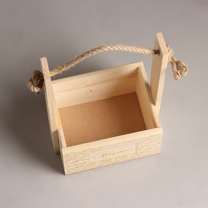 Кашпо деревянное, 15×12×9,5(25) см  Кашпо деревянное, 15×12×9,5(25) см "Поздравляю", ручка верёвка, гравировка