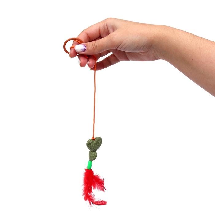 Игрушка - дразнилка для кошек из кошачьей мяты  Игрушка - дразнилка для кошек из кошачьей мяты "Сердца", с кольцом на палец, 20 см