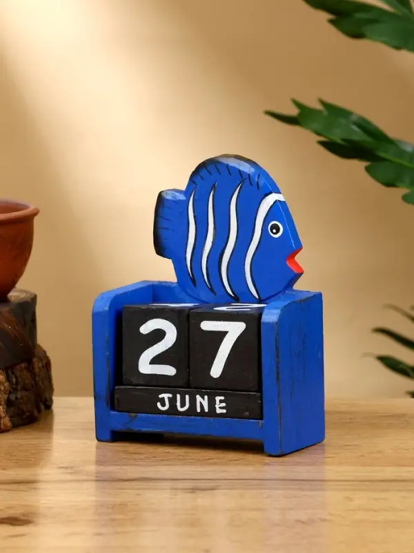 Календарь настольный "Экзотическая рыбка" дерево 11х5х14 см, цв. синий