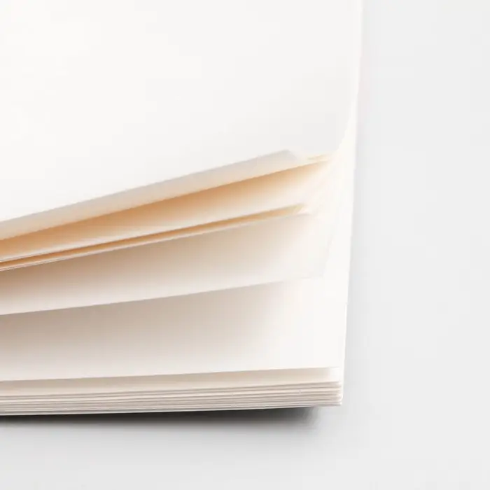 Альбом для рисования А4 12 листов на скрепке &laquo;Краски&raquo; обложка 160 г/м&sup2;, бумага 100 г/м&sup2;.