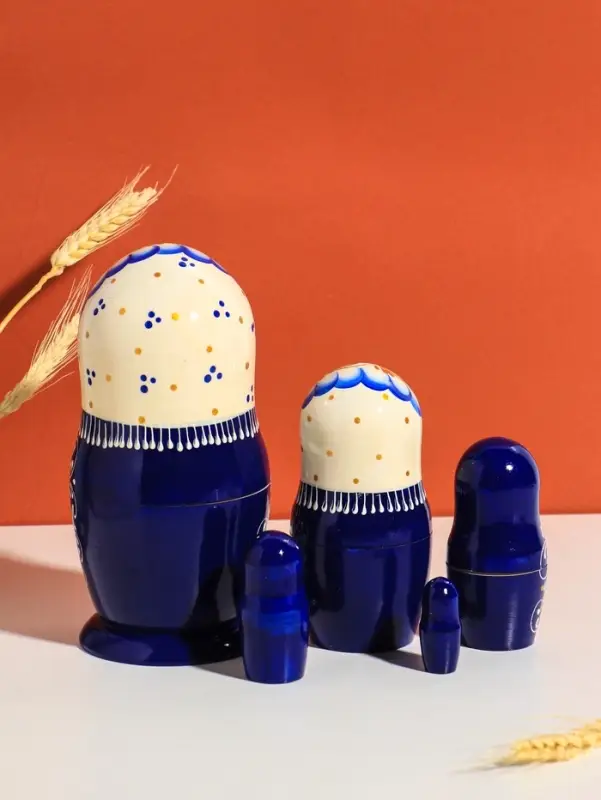 Матрешка дерево &laquo;Русская красота&raquo;, белый платок, 18 см, 5 кукольная, ручная роспись