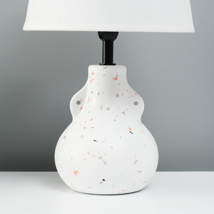 Лампа настольная Лампа настольная "Каламбур" 1х40Вт Е14 белый 20х20х32см