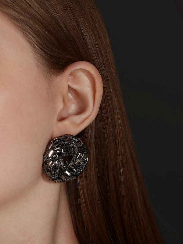 Серьги со стразами «Блеск» переплетение, серые в серебре Серьги со стразами «Блеск» переплетение, серые в серебре