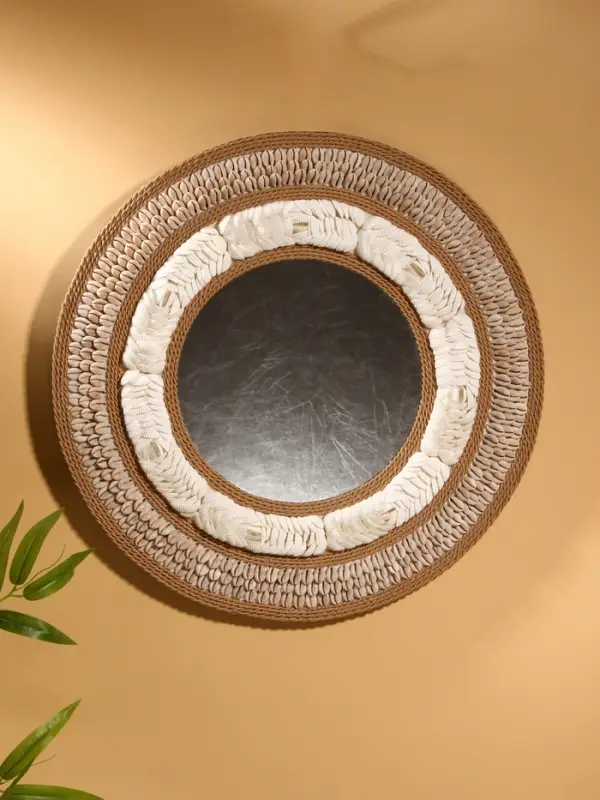 Зеркало настенное, 50 см, декорировано ракушкой