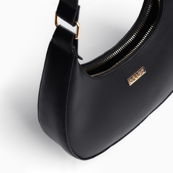 Сумка женская из искусственной кожи, 22х23х6 см, черный цвет Сумка женская из искусственной кожи, 22х23х6 см, черный цвет